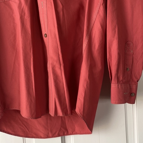 Roundtree & Yorke Men's Button-Up light weight breathable top - medium - Picture 4 of 5